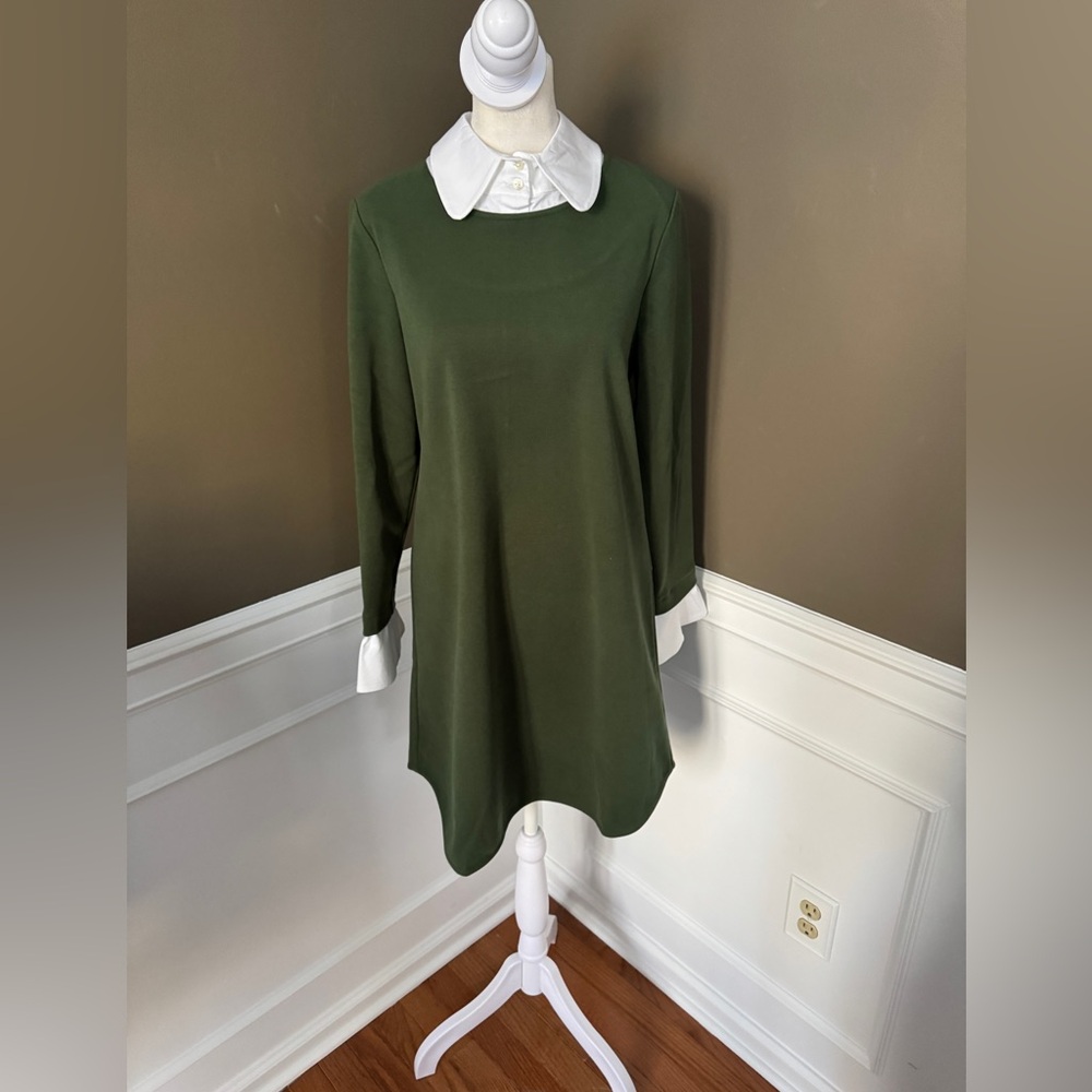 Elegant Green Midi Dress with White Collar